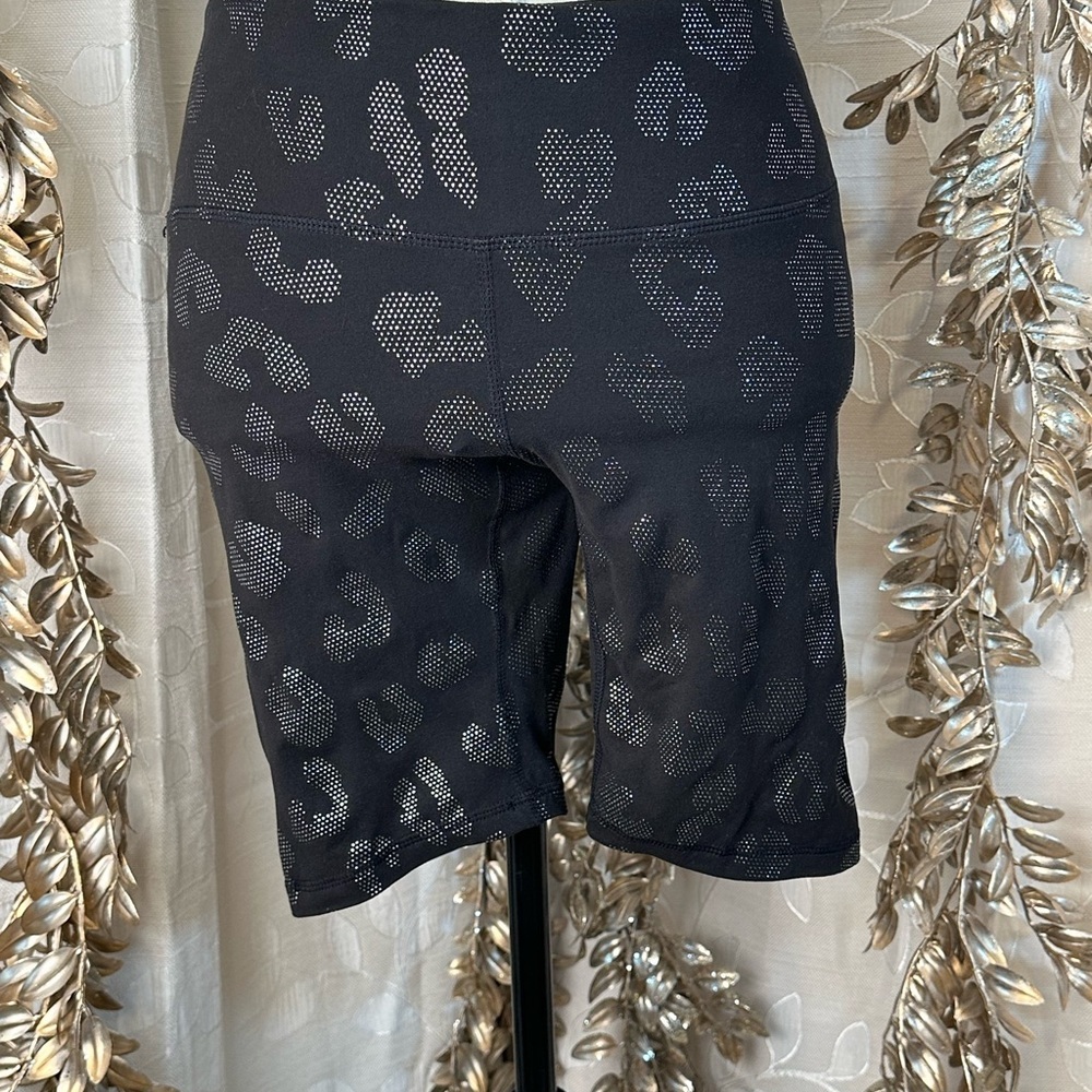 Rae Mode Black Leopard Print Biker Shorts M High Waist Stretch‎ Active